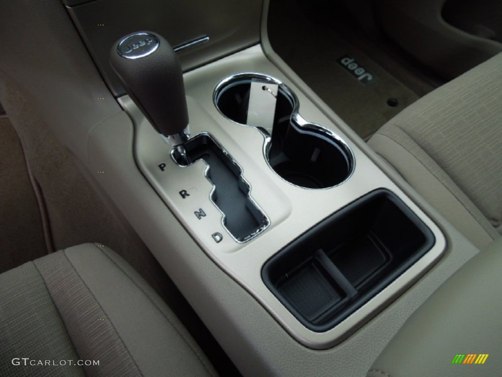 2013 Jeep Grand Cherokee Laredo 4x4 5 Speed Automatic Transmission Photo #68747893