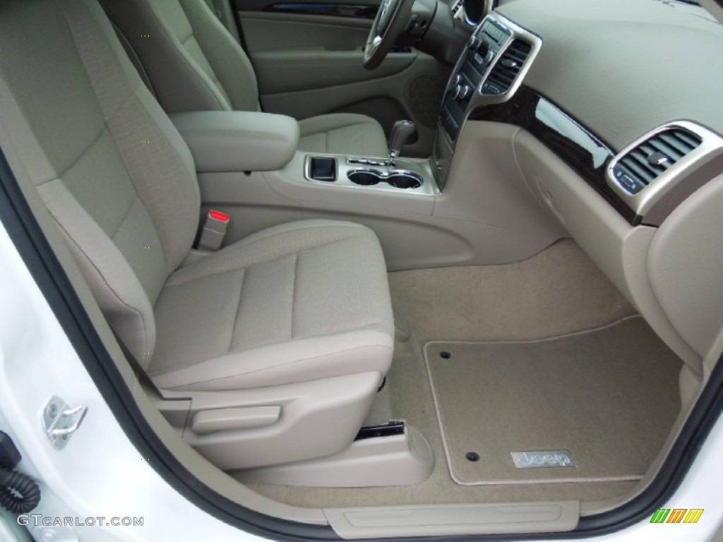 Dark Graystone/Medium Graystone Interior 2013 Jeep Grand Cherokee Laredo 4x4 Photo #68747980