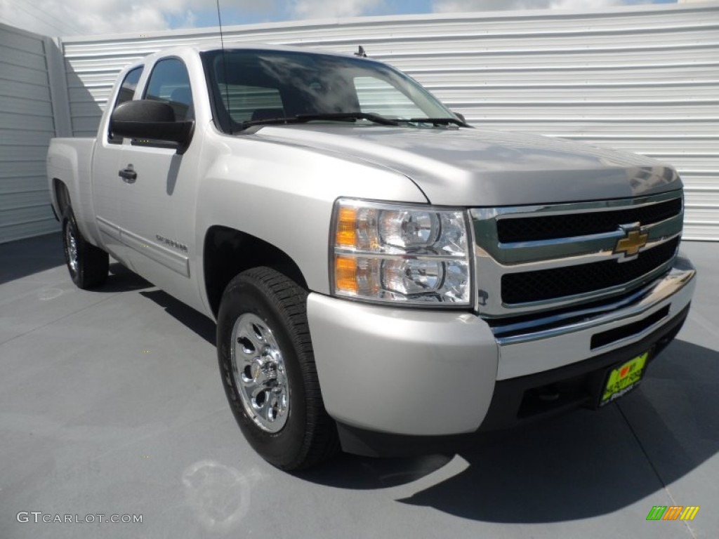 Sheer Silver Metallic Chevrolet Silverado 1500