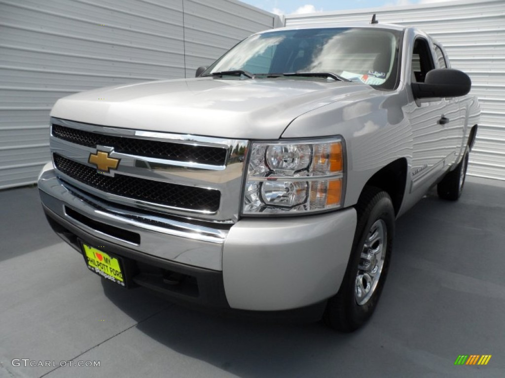 2011 Silverado 1500 LS Extended Cab 4x4 - Sheer Silver Metallic / Dark Titanium photo #6