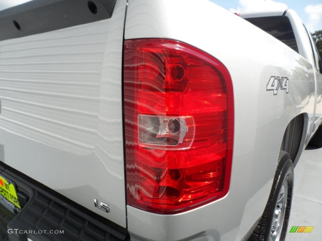 2011 Silverado 1500 LS Extended Cab 4x4 - Sheer Silver Metallic / Dark Titanium photo #16