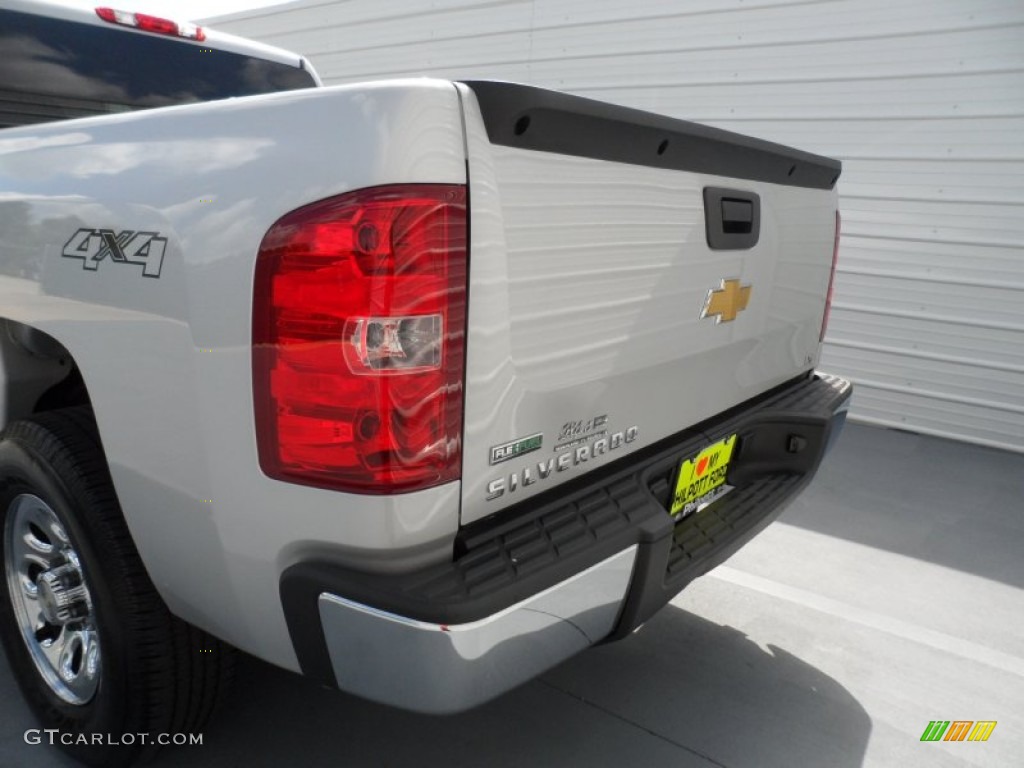 2011 Silverado 1500 LS Extended Cab 4x4 - Sheer Silver Metallic / Dark Titanium photo #19