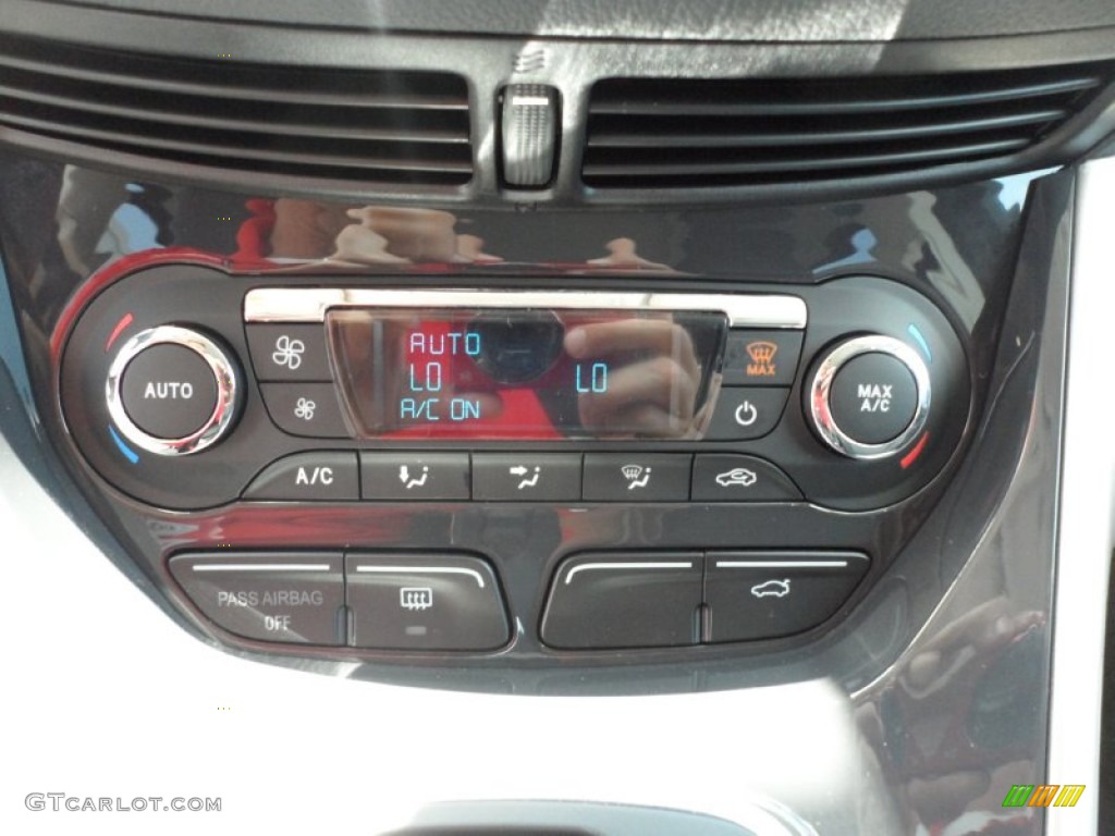 2013 Ford Escape SEL 1.6L EcoBoost Controls Photo #68752066