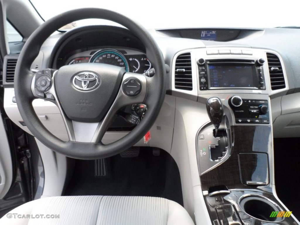 2013 Toyota Venza LE Light Gray Dashboard Photo #68752324
