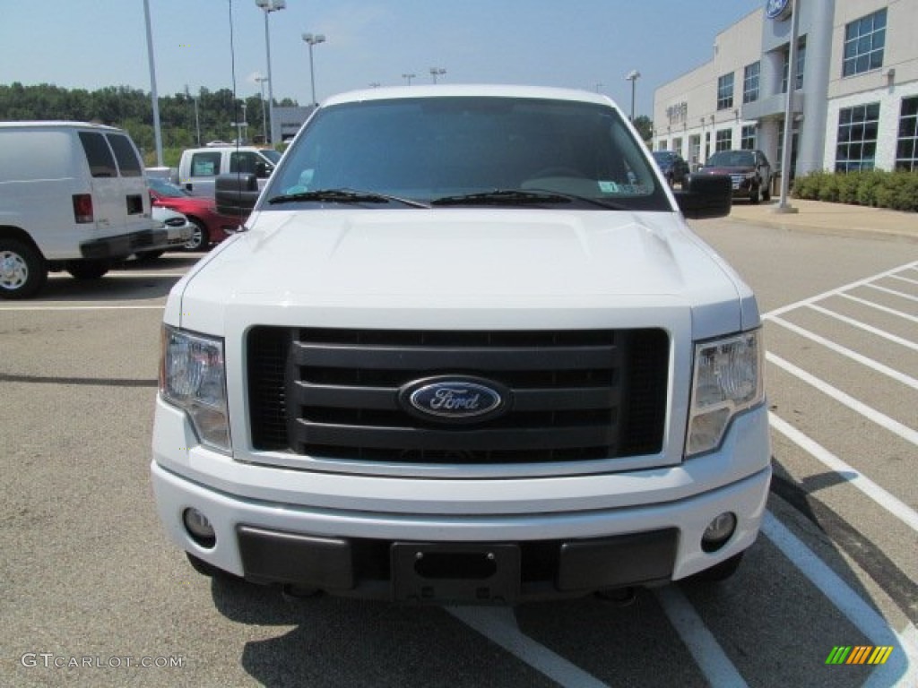 2010 F150 STX SuperCab 4x4 - Oxford White / Medium Stone photo #5