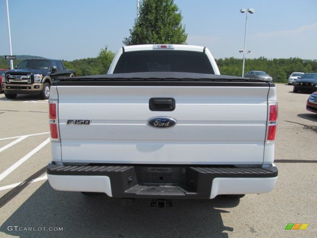 2010 F150 STX SuperCab 4x4 - Oxford White / Medium Stone photo #9