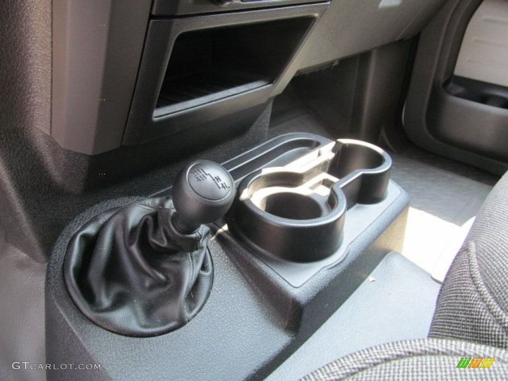 2010 F150 STX SuperCab 4x4 - Oxford White / Medium Stone photo #20