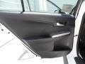 Super White - Camry SE Photo No. 18