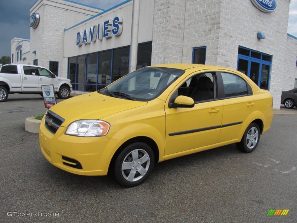 2010 Aveo LT Sedan - Summer Yellow / Charcoal photo #1