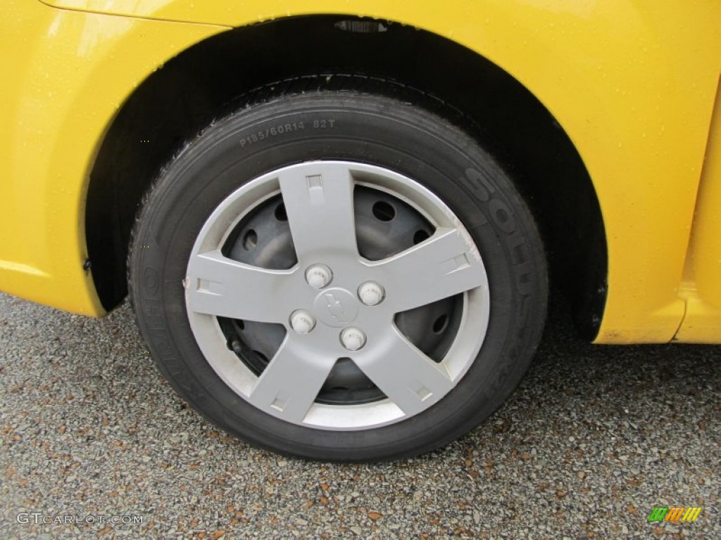 2010 Aveo LT Sedan - Summer Yellow / Charcoal photo #7