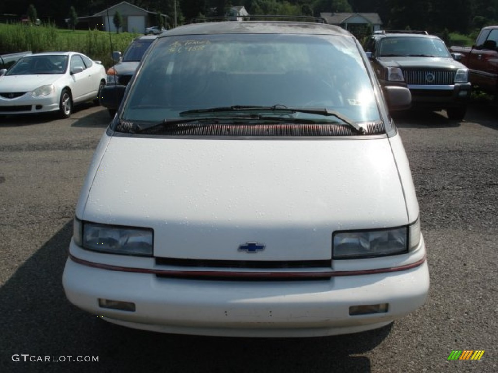 1991 Lumina MPV - White / Red photo #2