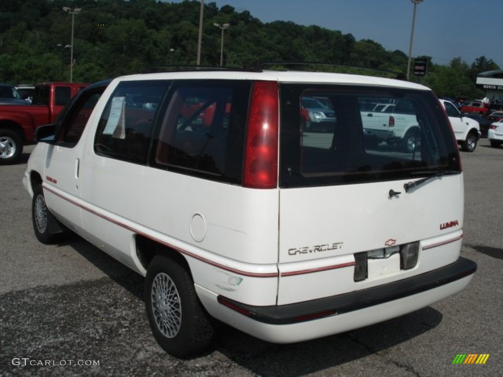 White 1991 Chevrolet Lumina MPV Exterior Photo #68765101