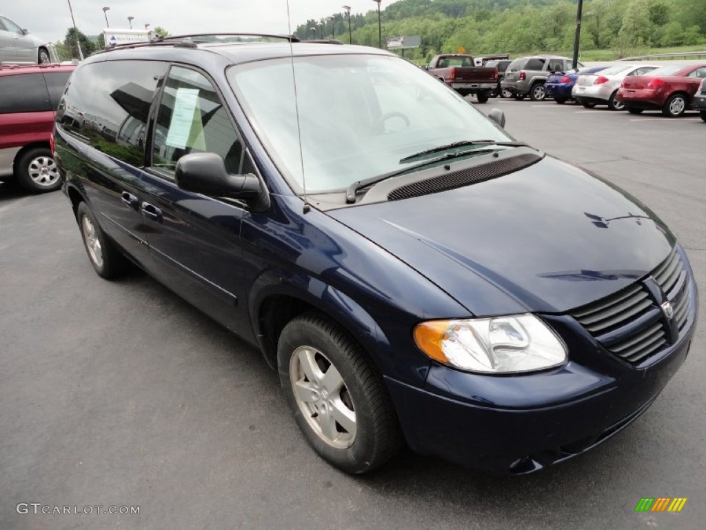 Midnight Blue Pearl 2005 Dodge Grand Caravan SXT Exterior Photo #68765446