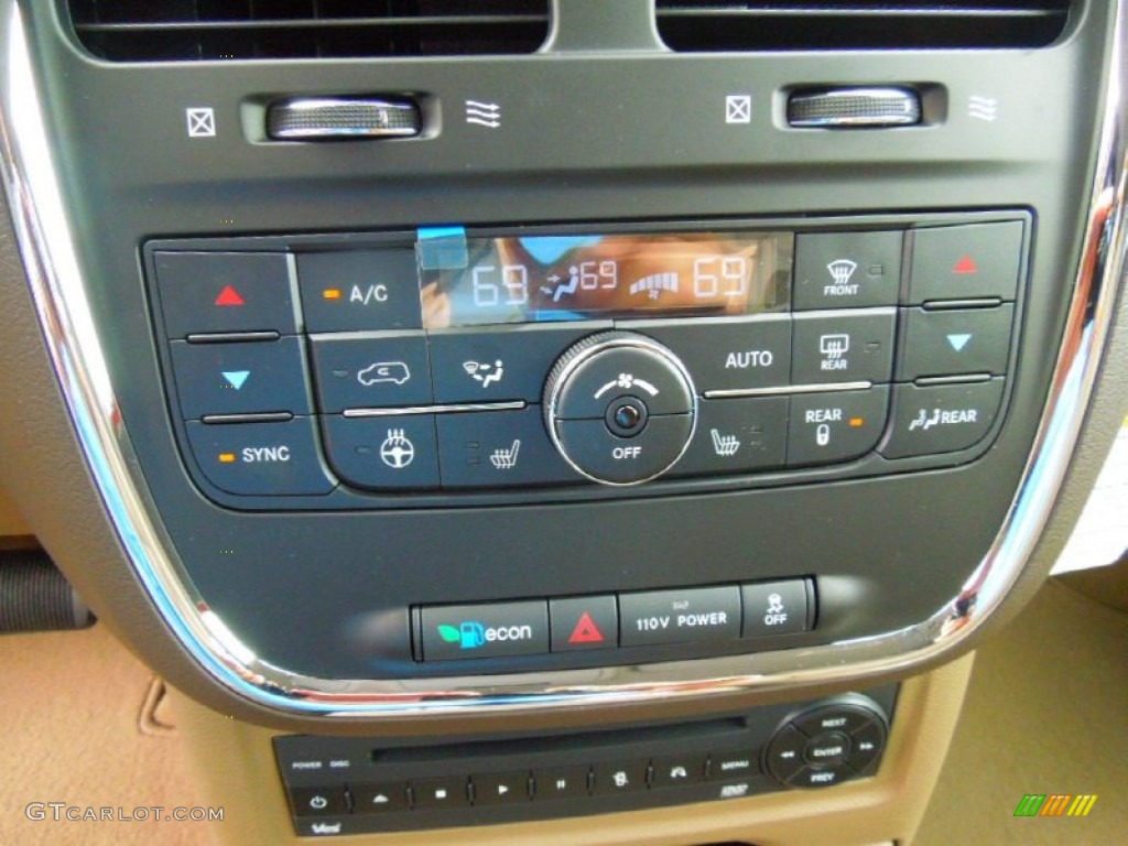 2012 Chrysler Town & Country Touring - L Controls Photo #68766379