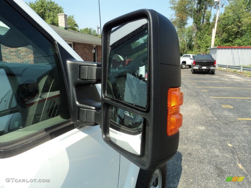 2008 F350 Super Duty XL SuperCab 4x4 Utility Truck - Oxford White / Medium Stone photo #26