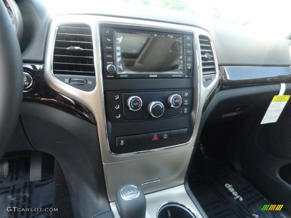 2013 Grand Cherokee Laredo 4x4 - Bright Silver Metallic / Black photo #7