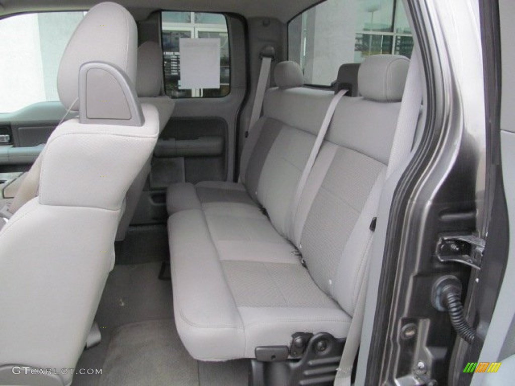 2006 Ford F150 XLT SuperCab 4x4 Rear Seat Photo #68776706