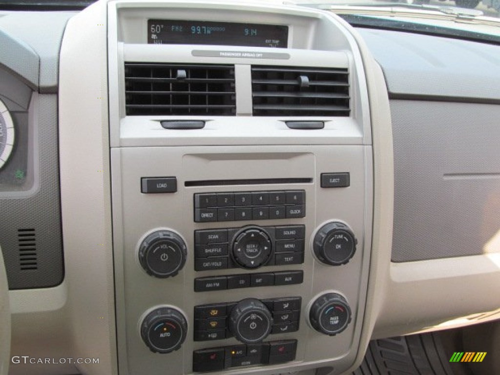 2008 Ford Escape Hybrid 4WD Controls Photo #68777996