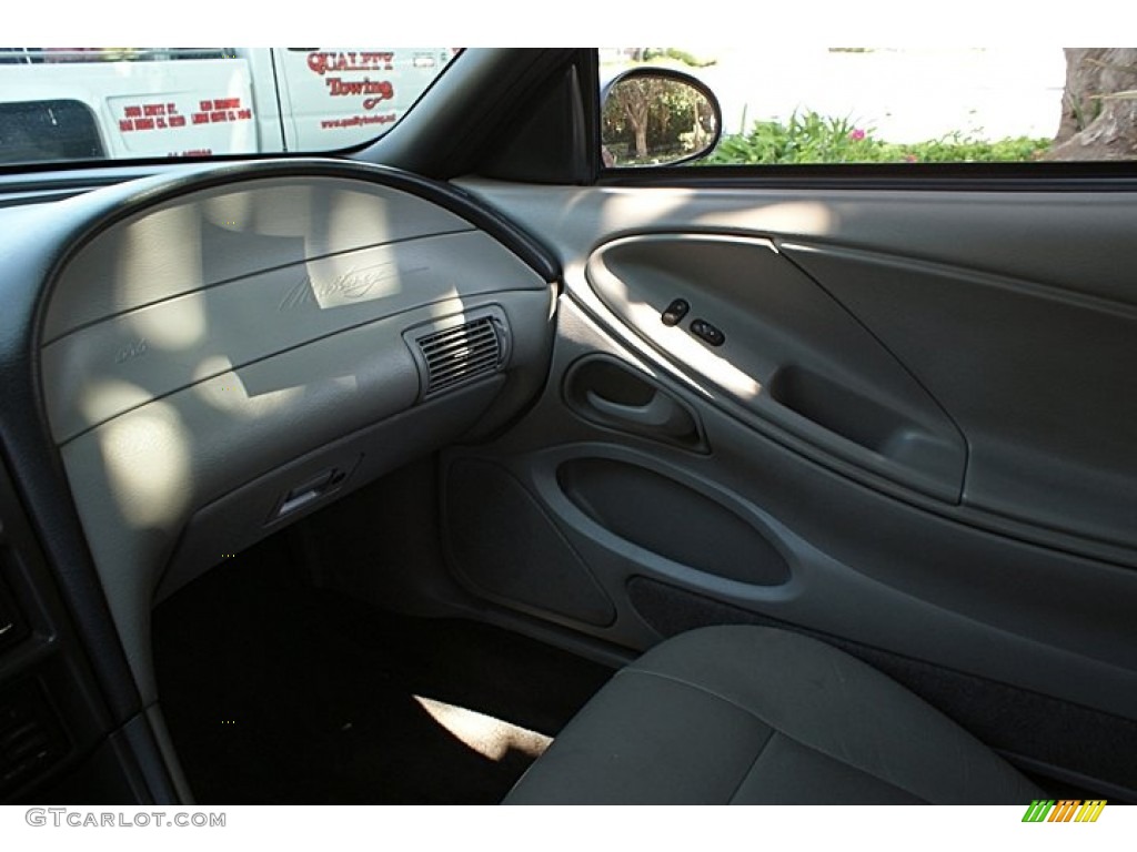 2000 Mustang V6 Coupe - Laser Red Metallic / Medium Graphite photo #23