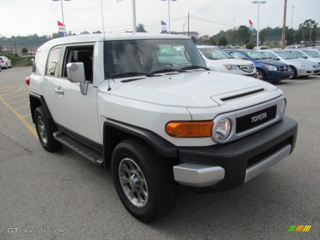 Iceberg White 2011 Toyota FJ Cruiser 4WD Exterior Photo #68779697