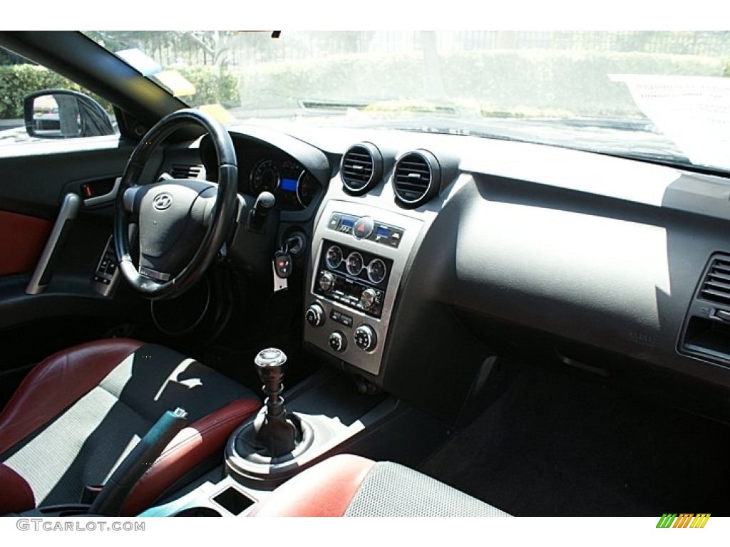 2007 Hyundai Tiburon SE Dashboard Photos