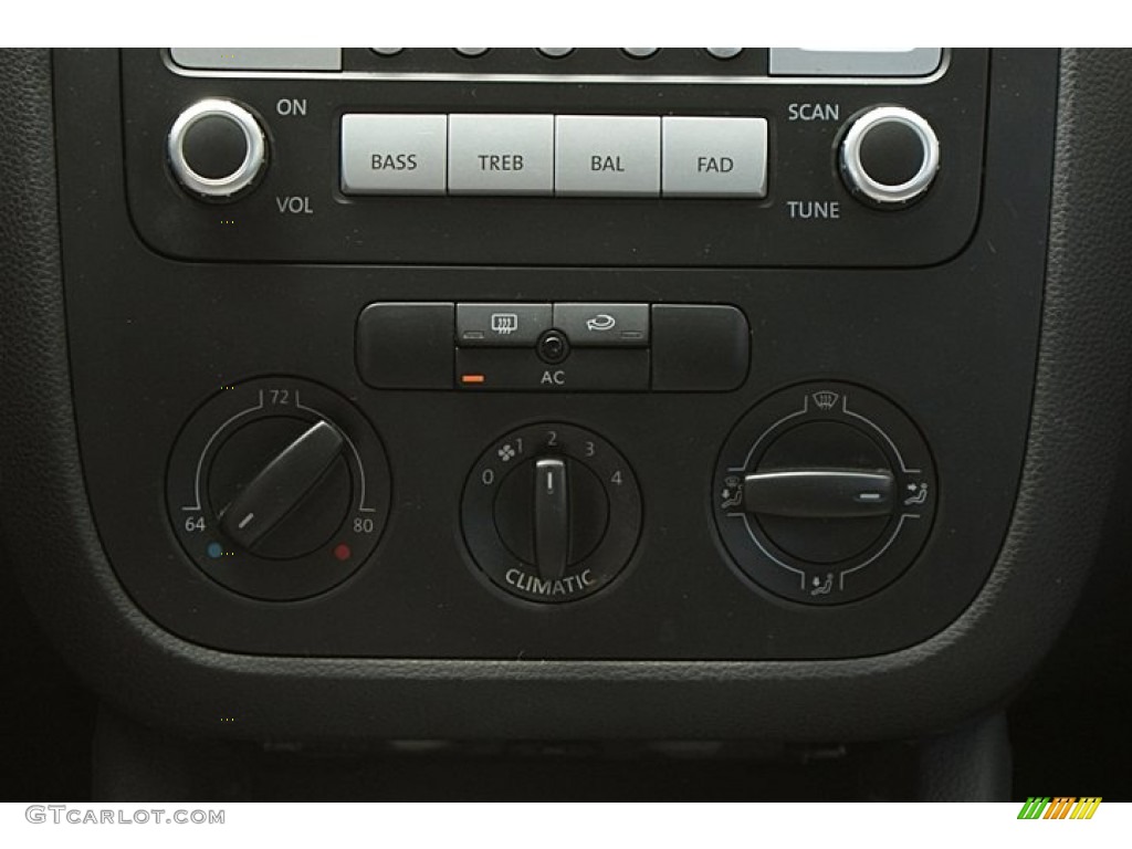 2007 Volkswagen Jetta 2.5 Sedan Controls Photo #68781272