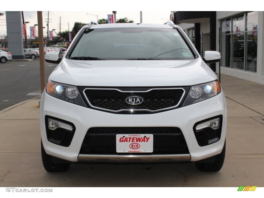 2011 Sorento SX V6 - Snow White Pearl / Black photo #2