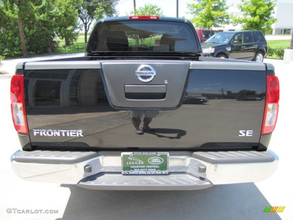 2007 Frontier SE Crew Cab - Super Black / Steel photo #9