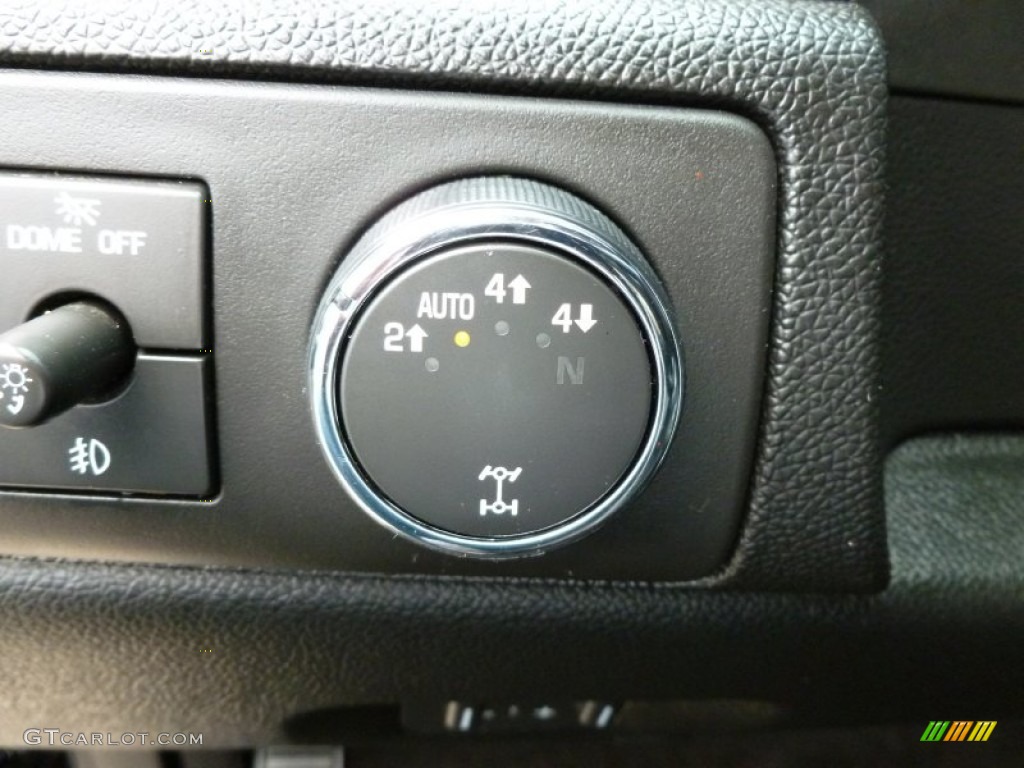 2011 Chevrolet Suburban Z71 4x4 Controls Photo #68785262