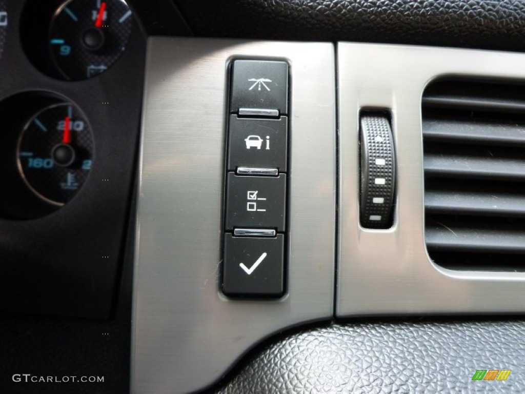 2011 Chevrolet Suburban Z71 4x4 Controls Photo #68785300