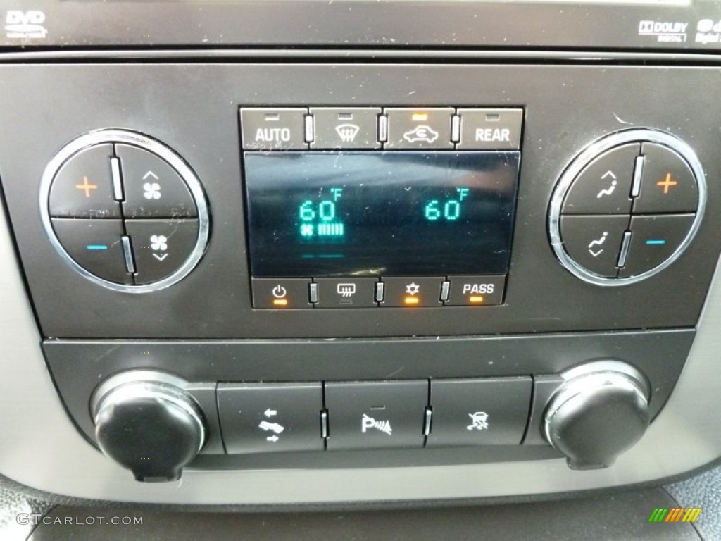2011 Chevrolet Suburban Z71 4x4 Controls Photo #68785337