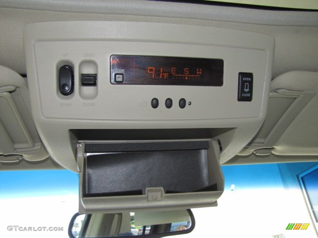 2004 Infiniti QX 56 Controls Photo #68785820