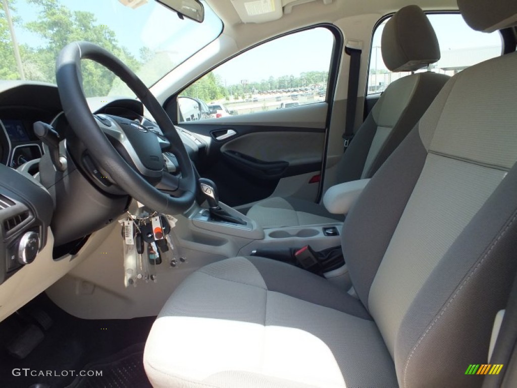 2012 Focus SE Sedan - Ingot Silver Metallic / Stone photo #3