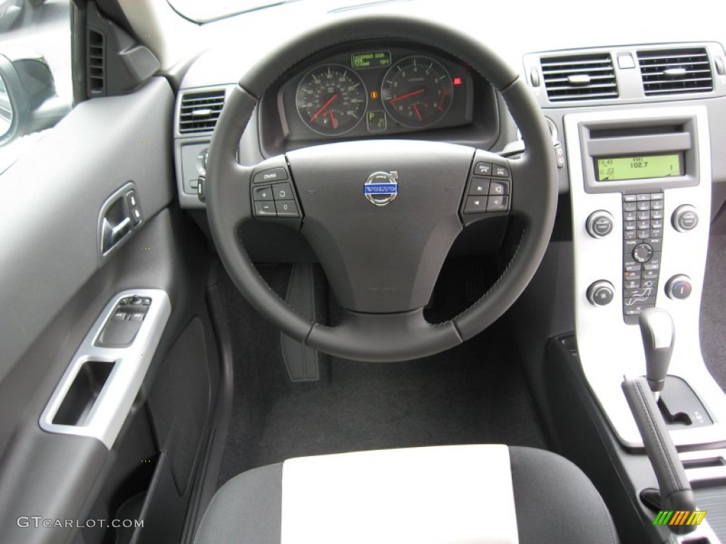 2013 Volvo C30 T5 Off Black/Blonde Dashboard Photo #68793008