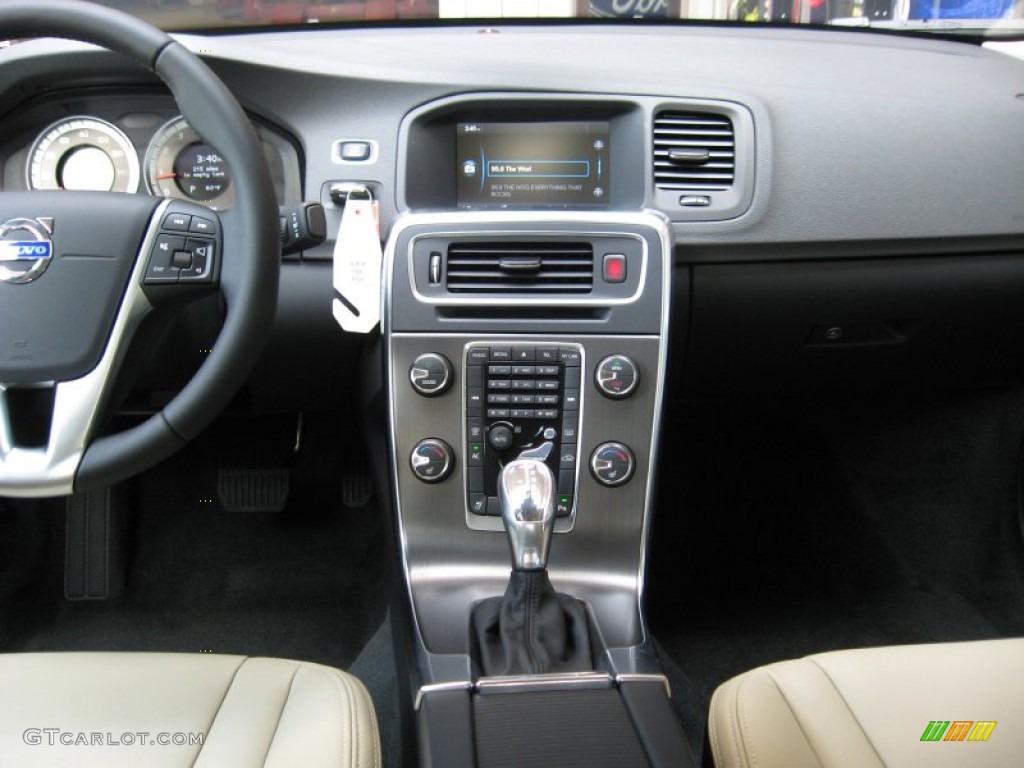 2013 Volvo S60 T6 AWD Soft Beige Dashboard Photo #68793764