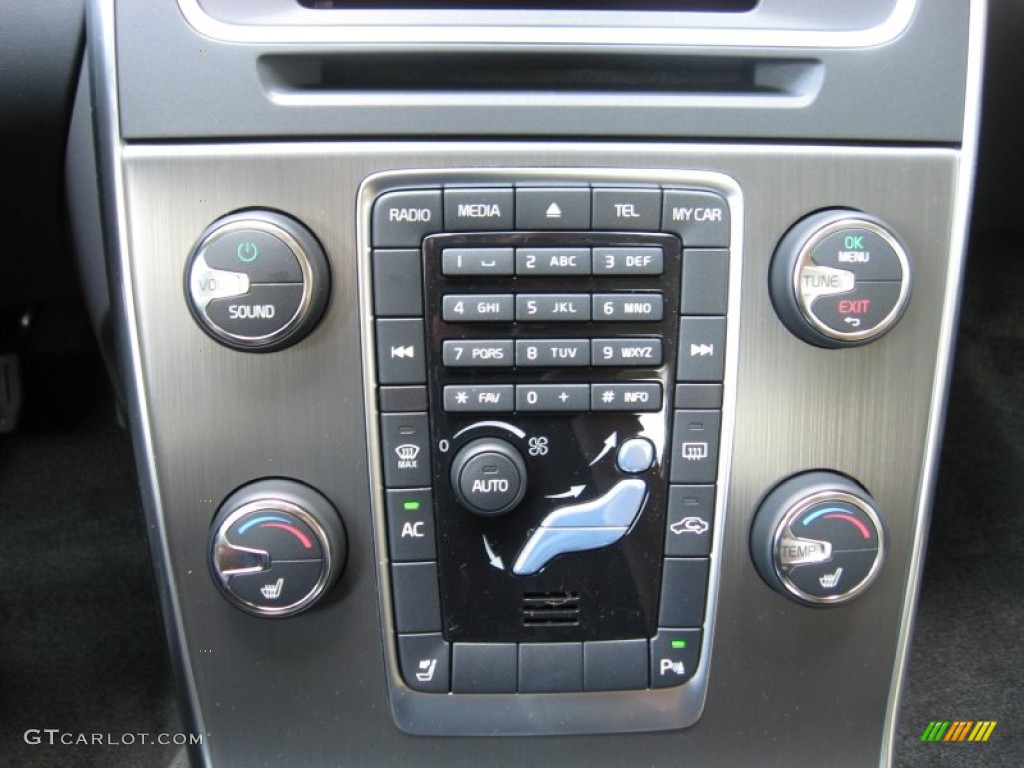 2013 Volvo S60 T6 AWD Controls Photo #68793782
