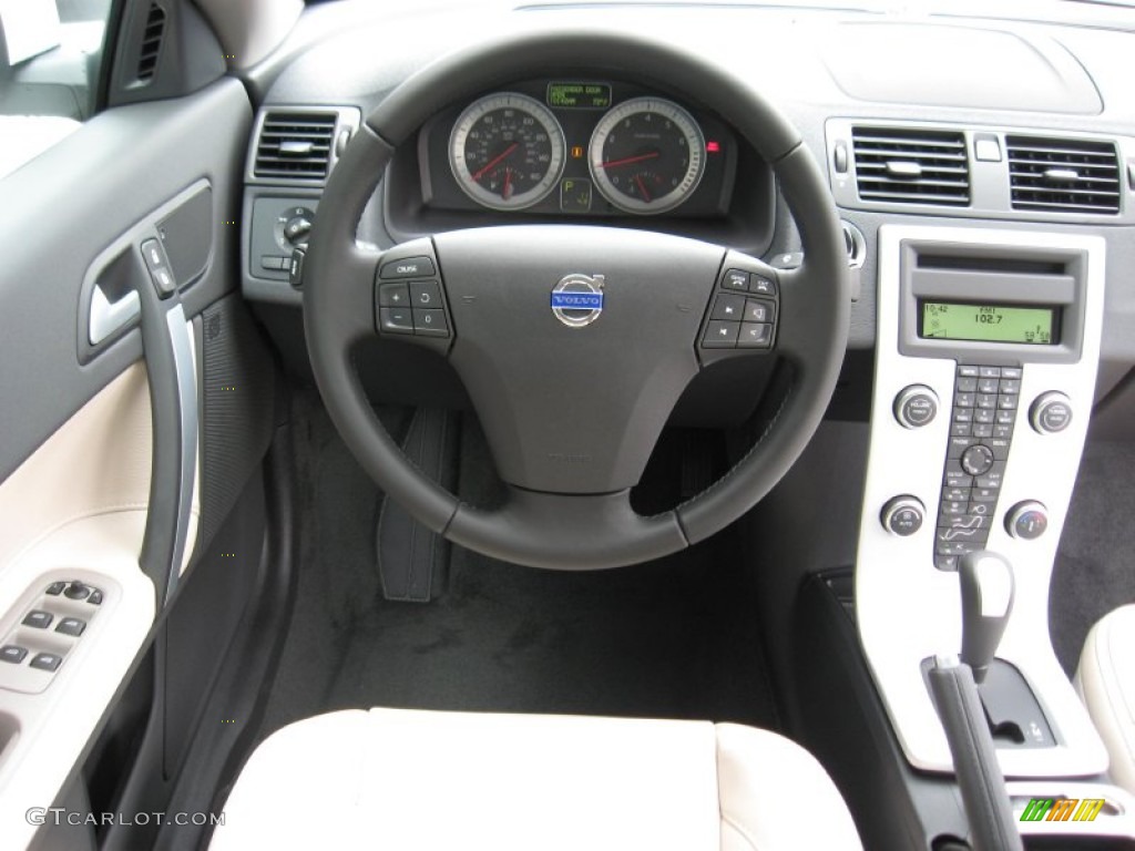 2013 Volvo C70 T5 Calcite/Off Black Dashboard Photo #68794013