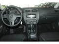 Black - Jetta SE Sedan Photo No. 16