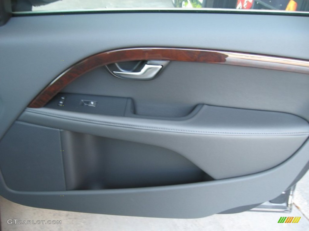 2012 Volvo XC70 3.2 AWD Off Black Door Panel Photo #68794256