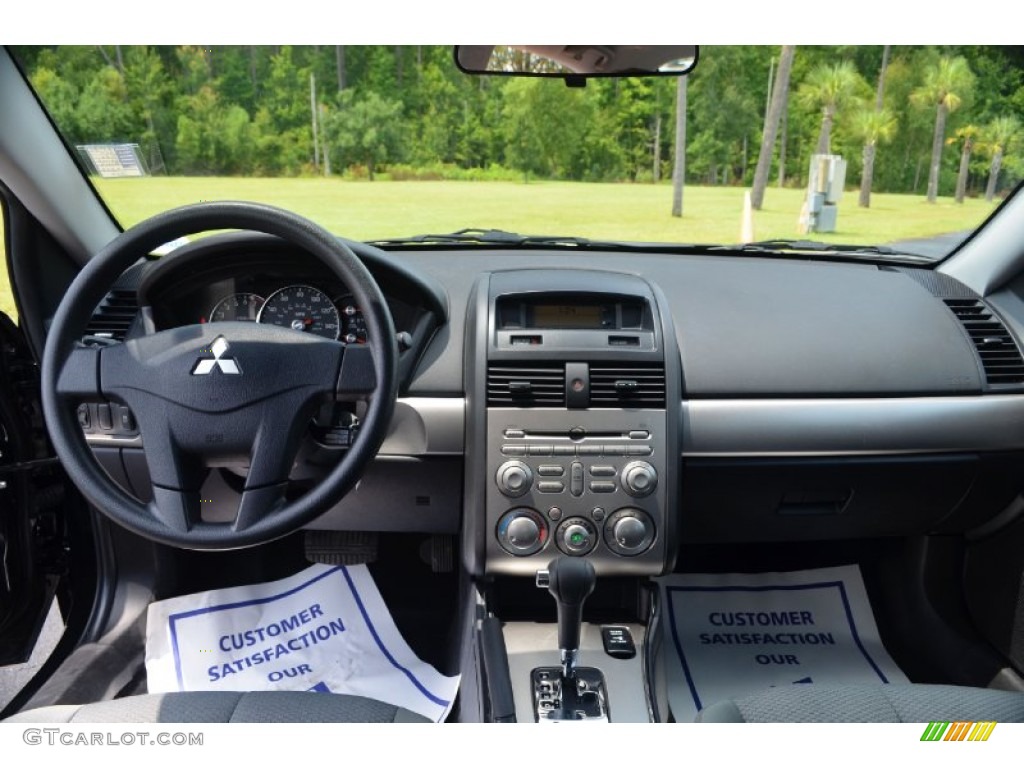 2011 Mitsubishi Galant FE Dashboard Photos