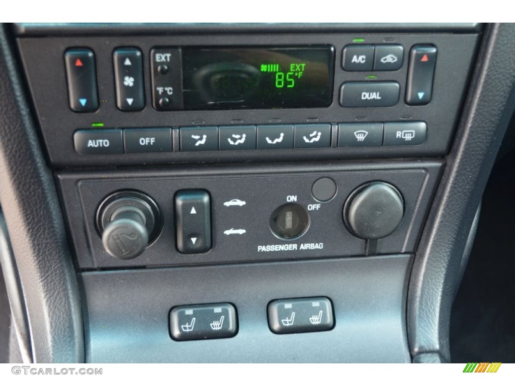 2005 Ford Thunderbird Premium Roadster Controls Photo #68797319