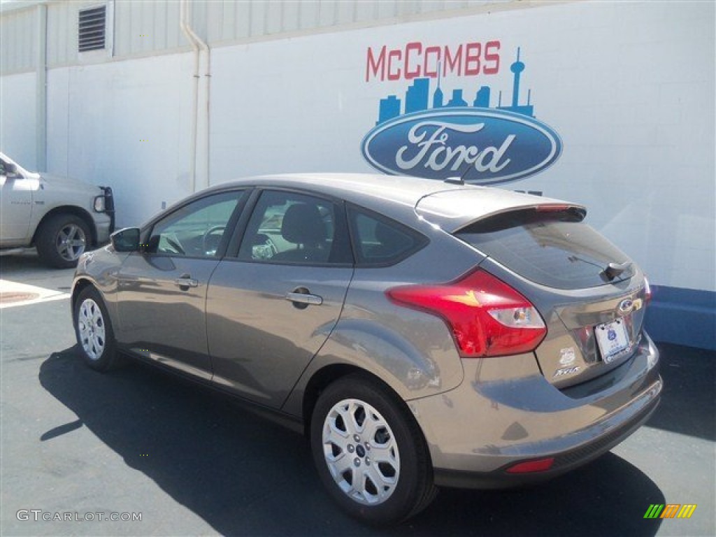 2012 Focus SE 5-Door - Sterling Grey Metallic / Stone photo #3
