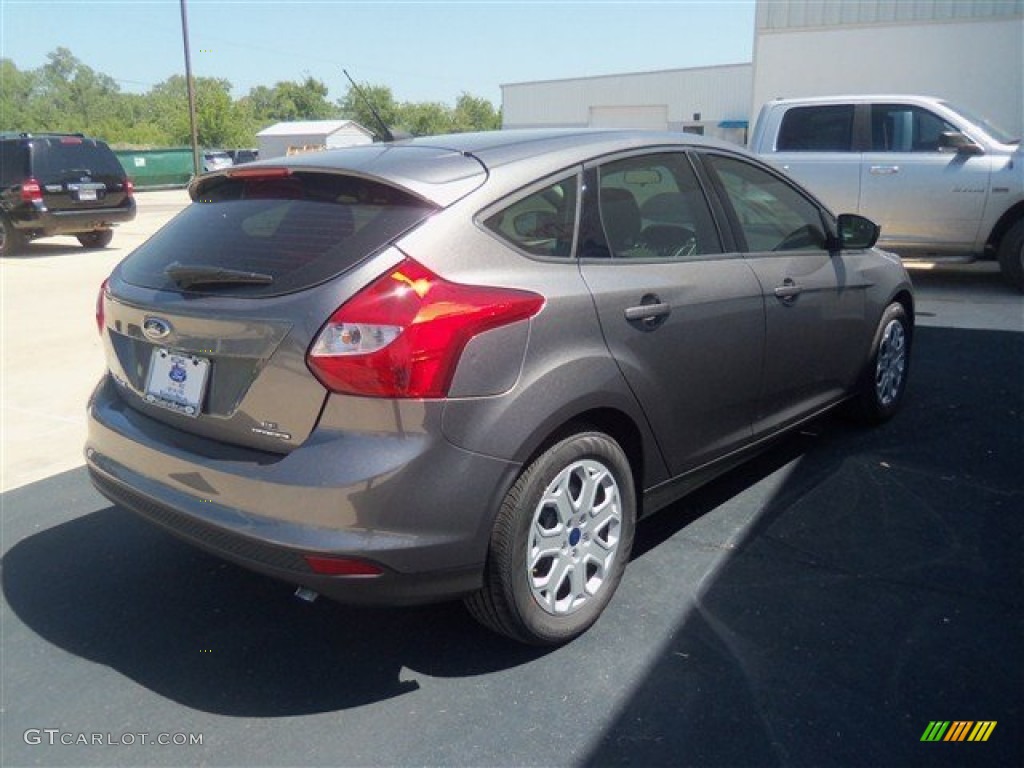 2012 Focus SE 5-Door - Sterling Grey Metallic / Stone photo #5