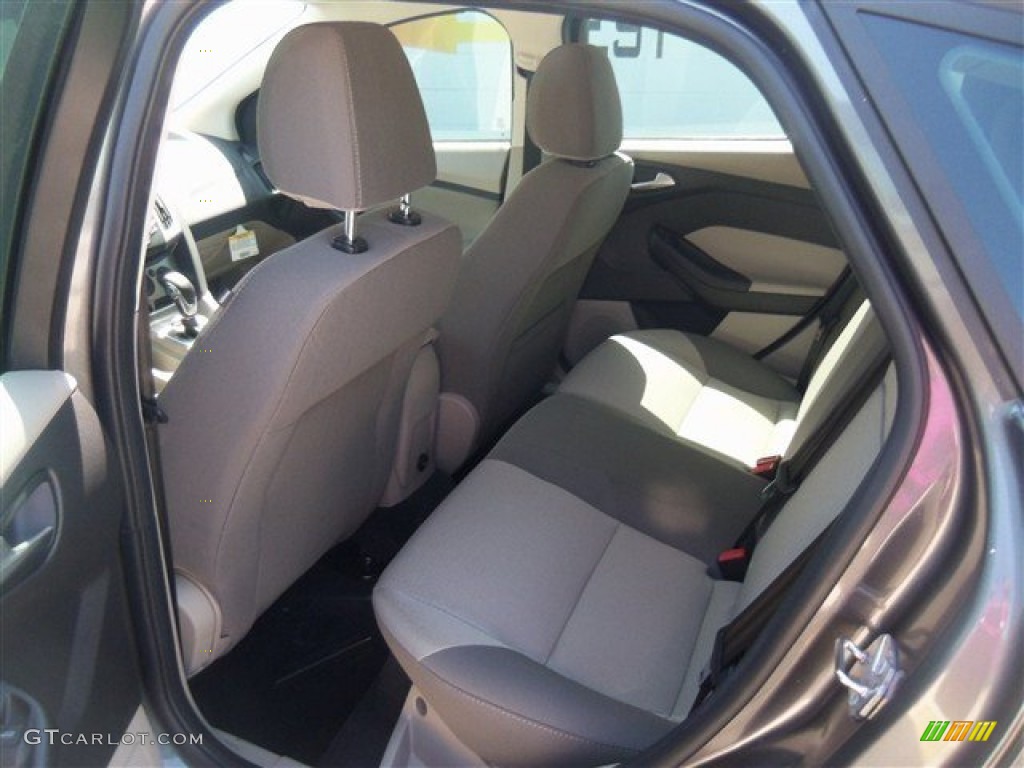 2012 Focus SE 5-Door - Sterling Grey Metallic / Stone photo #13