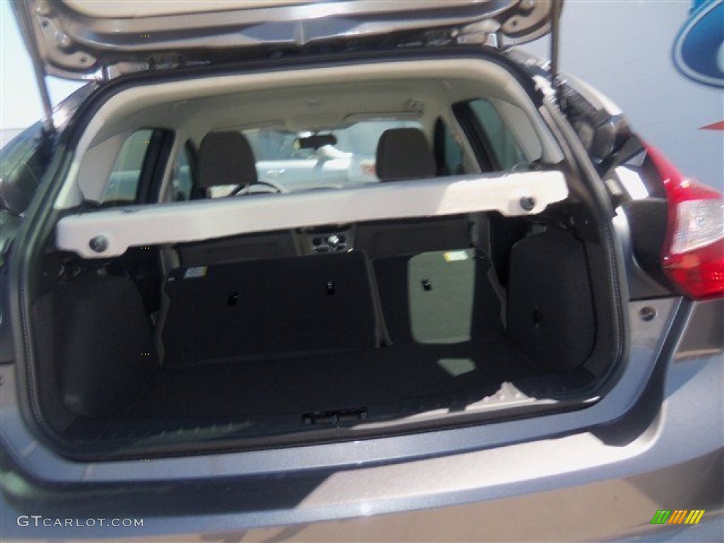 2012 Focus SE 5-Door - Sterling Grey Metallic / Stone photo #15