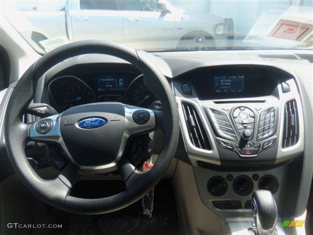 2012 Focus SE 5-Door - Sterling Grey Metallic / Stone photo #17