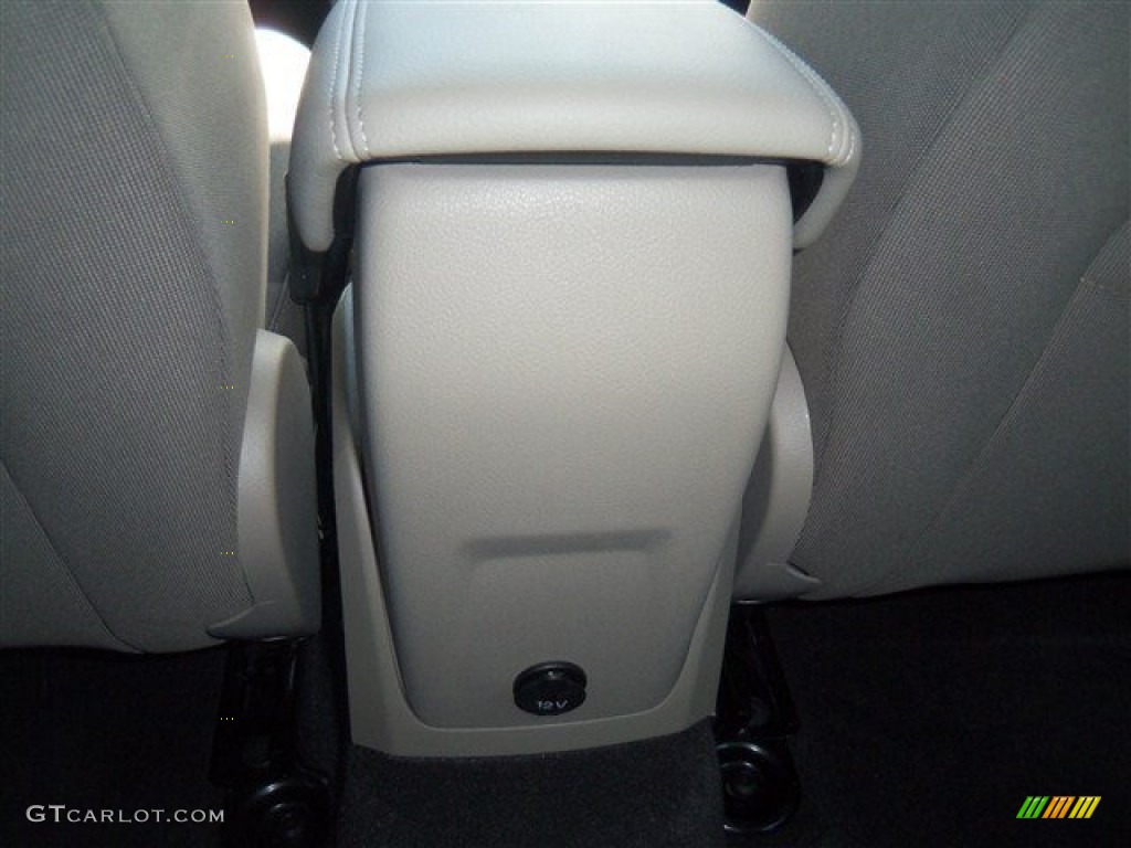 2012 Focus SE 5-Door - Sterling Grey Metallic / Stone photo #21