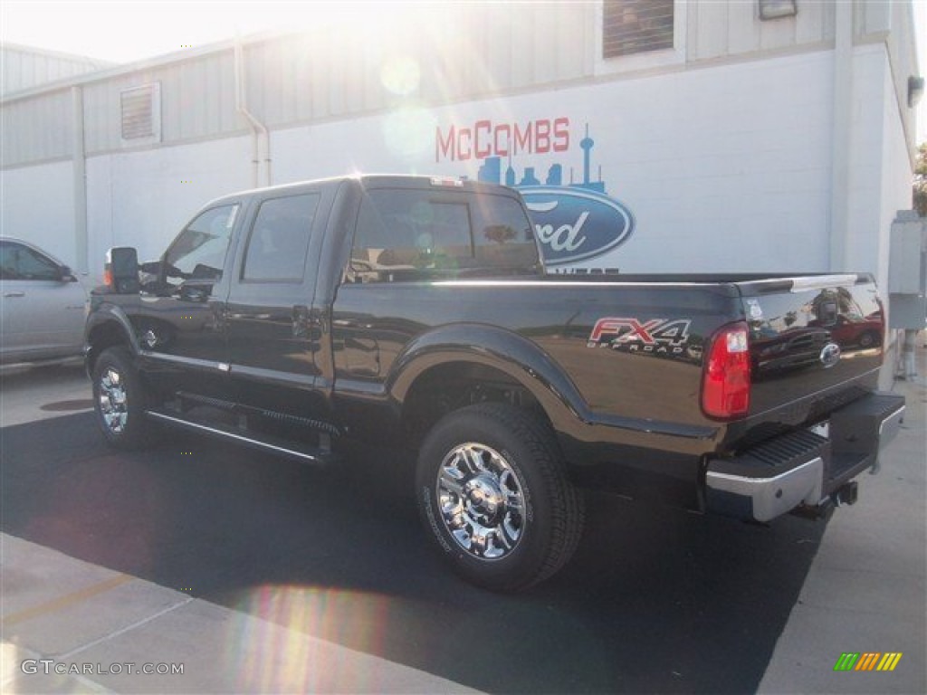 2012 F250 Super Duty Lariat Crew Cab 4x4 - Tuxedo Black Metallic / Black photo #3