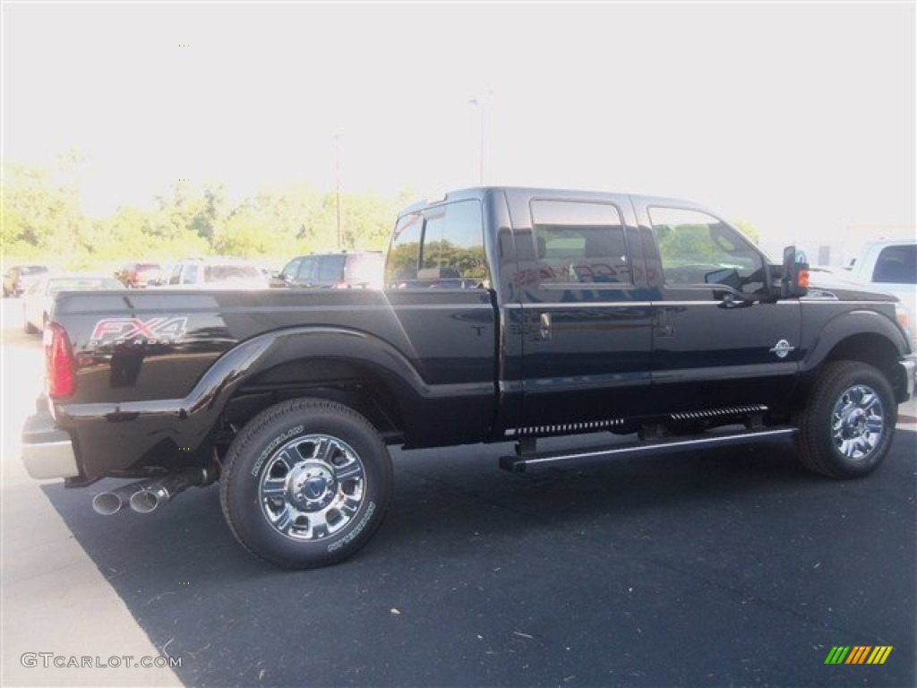 2012 F250 Super Duty Lariat Crew Cab 4x4 - Tuxedo Black Metallic / Black photo #8