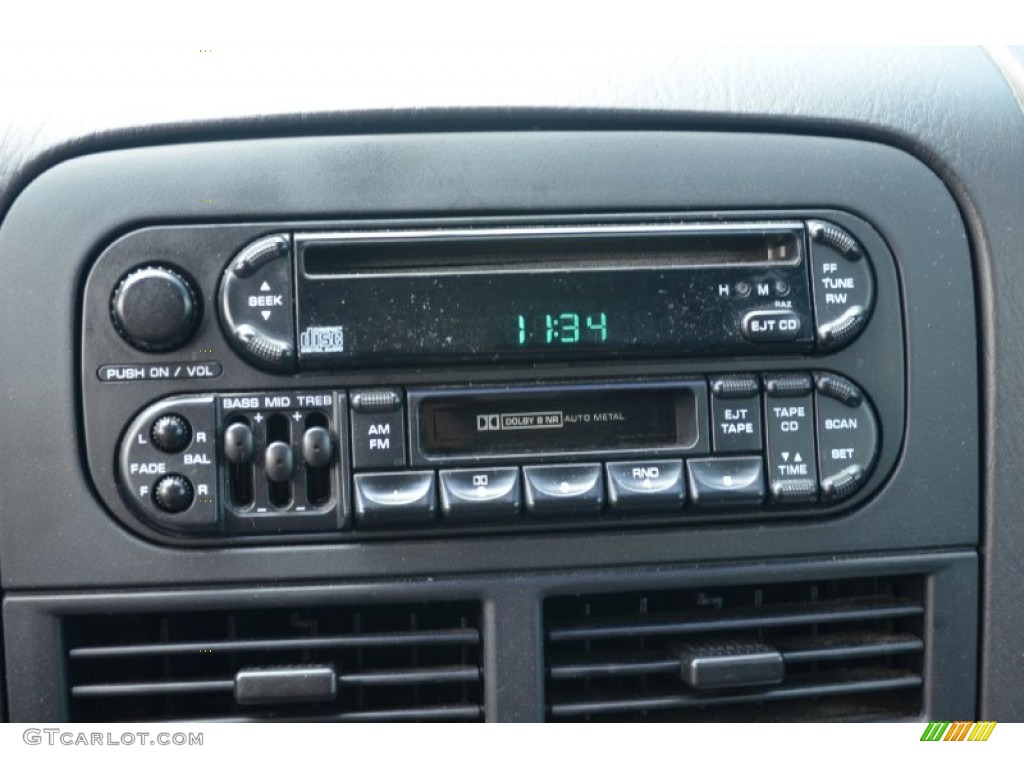 2000 Jeep Grand Cherokee Laredo 4x4 Audio System Photos